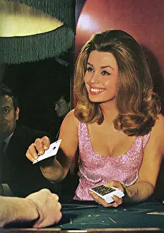 Swinging Sixties Style Drucke: Croupier dealing cards