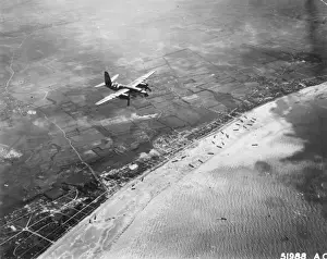 D-DAY Drucke: D-Day - Bomber gibt Luftunterstützung für Infanterie-Invasion.