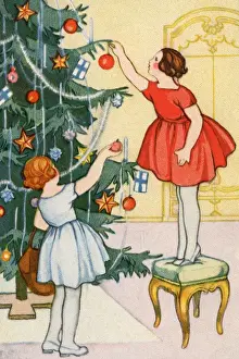 Traditional Christmas Tree Decorations Drucke: Decorating the Christmas tree