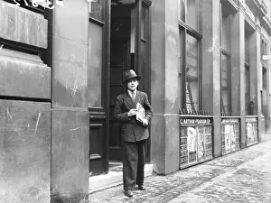 Young Man In Suit Drucke: DELIVERING WOMANs OWN