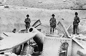 WW 1 Historical Images Drucke: Destroyed German howitzer