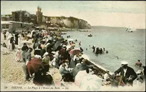 Seaside Holiday Photos Drucke: Dieppe - Crowded Plage