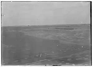 Wright Brothers Flight Drucke: Distant view of the Wright airplane just after landing, take
