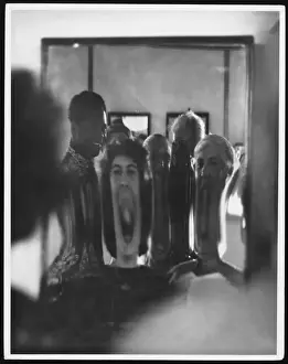 Smiling Faces Of The Past Drucke: Distorting Mirror