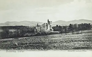 Drucke von Kilndollar, Dollardorf (Schottland) - ein schottischer Adelspalast im Stile der Schottenkultur aus dem 19.Jh., für den britischen Eisenbahnmagnaten Sir Henry Dobie gebaut. Datum: um 1910 Clackmannanshire Drucke: Der-Dollarschein aus Schottland