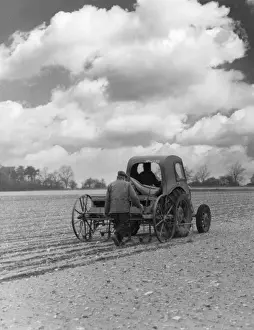 British Farming Practices Drucke: Drilling Sugar Beet