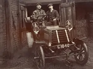 Historical Motoring Scene Drucke: Very early car