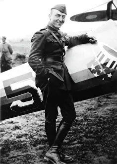 Drucke von Edward Vernon Rickenbacker (1890-1973), amerikanischer Pilot und führender Jagdheld mit 26 bestätigten Siegen, gesehen hier mit seinem Nieuport 28. Datum: um die Jahrhundertwende Flugzeuge Und Luftfahrt Drucke: Edvard Verner Rickenbachar, amerikanischer Pilot und Experte