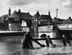 Drucke von Die Toll Bridge und Barbican, Sandwich, Kent, England Sandwich Drucke: Englisch / Sandwich 1940er