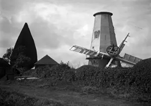 Vintage Industrial Machines Drucke: English Windmill
