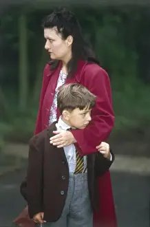 Young Mother And Son Drucke: Evacuation / Mother & Son