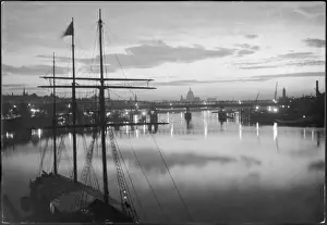 London Evening Scene Drucke: Evening on the Thames