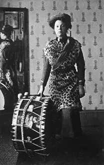 Womens Rights Movement History Drucke: Exhibition Drummer