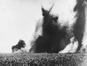 World War 1 Battlefield Drucke: Mine exploding 1917