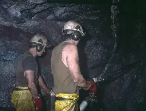 Cornish Mining History Drucke: Face workers in a tin mine, Cornwall