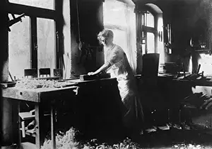 Female Carpenter Drucke: Female Carpenter