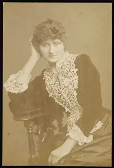Victorian Woman Portrait Drucke: Female Type / Lacy Front