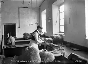 Early 20th Century Industry Drucke: Fine Hand Hackling and Sorting Yarn in a Spinning Mill