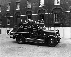 Vintage Fire Engines Drucke: Fire engine and crew, LCC-London Fire Brigate