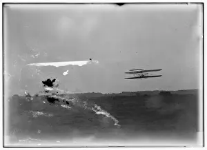 Dayton Ohio Aviation History Drucke: Flight 23: front view of the machine in flight to the right