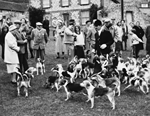 Village Green Scene Drucke: Fox Meet 1960S