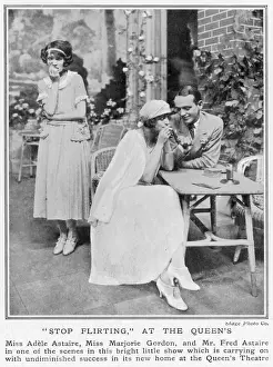 Drucke von Freddy und Adel Astaire mit Marjorie Gordon im erfolgreichen Stück 'Stop Flirtenden', das am Shaftesbury-Theater in London im Jahr 1923 eröffnete und wenige Monate später zum Queen's Theater zog Theater Drucke: Freddie und Adel Astaire im Film 'Stop flirtend'