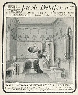 Drucke von Eine Kammerfrau hilft ihrer Herrschaft bei der Dusche einzuheilen in diesem luxuriösen Badezimmer mit Badewanne, Duschbad und Bidet sowie Toilette und Geyser zur Versorgung des heißen Wassers Badezimmer Drucke: Französischer Badezimmer 1906