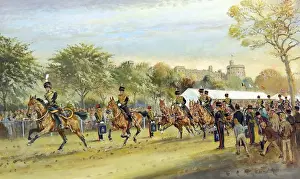 Drucke von 'Galoppieren Sie aus, Windsor 1986'. Farbphotolithografie nach Joan Wanklyn, 1986. Veröffentlicht von der Königlichen Reitkavallerie (Kings Troop), 1986. Datum: 1986 Verwandte Bilder Drucke: Galoppieren aus, Windsor 1986