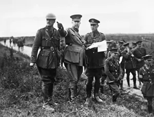 Drucke von Generalfeldmarschall Arthur William Currie (1875-1933), kanadischer General, leitet eine Übungsangriff in der Nähe des kanadischen Vorderangs bei Toppart-Mühle während Erster Weltkrieg Generäle Und Führer Drucke: Generalfeldmarschall Arthur Currie leitet eine Übungsbewegung an