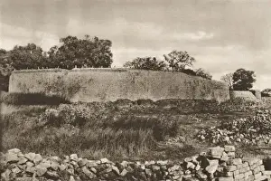 Drucke von Die große Mauer des beeindruckenden Ortes von Groß-Zimbabwé ist ein Zeugnis der Fähigkeit zur Konstruktion und Status der Bewohner Verwandte Bilder Drucke: Groß-Zimbabwé