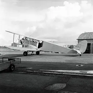 De Havilland Aircraft Models Drucke: De Havilland Dragon VH-CPP private Darwin, Australia 1956
