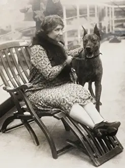 Cleveland Drucke: Helena Keller mit ihrem großen Deutschen Hund