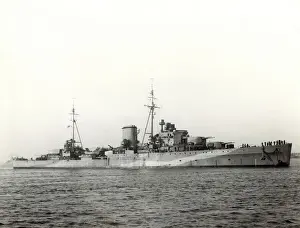 Drucke von Die HMS Ajax (22), britische Leander-Klasse-Lichtkriegscreeder, der am Schlachttag des Río de la Plata im Dezember 1939 teilnahm. Datum: um das Jahr 1940 Leander Drucke: HMS Ajax ist britische Leichtkriegs Kreuzer Zweiter Weltkrieg