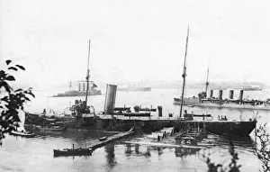 Devonport Naval Base Drucke: HMS Forth in Devonport