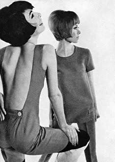 60s Fashion Trends Drucke: Holiday clothes - dungarees and trouser suit, 1965