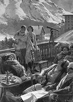 Drucke von Der Hotelplatz ist voller Menschen, die sich zum Mittagessen treffen und das prächtige Sonnenlicht genießen können Fortunino Matania Drucke: Ein Hotelterrasse nach dem Mittagessen in St. Mortiz, Schweiz