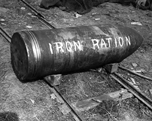 World War One Shells Drucke: Howitzer shell, Iron Ration, WW1