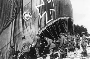 World War One Military Equipment Drucke: Inflating German observation balloon, Western Front, WW1