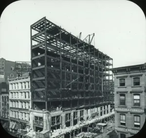 Institution Of Mechanical Engineers Drucke: Constructing large building, N. York