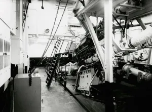 Vintage Transportation Equipment Drucke: Development engine in test house May 1950