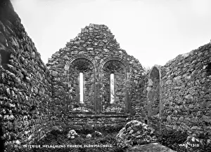 Early 1900s Irish Images Drucke: Interior, Melaghlins Church, Clonmacnois
