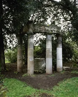 Roman Empire Buildings Drucke: Italy. Pompeii. Triangular Forum. Tholos with sacred deep we