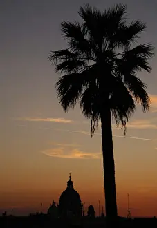 Italien, Rom, Basilika von San Carlo al Corso am Sonnenuntergang Rückblick