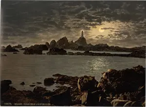 Jersey, Korbenir Leuchtturm bei Mondlicht, Kanalinseln