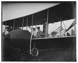 Early Flight Pioneers Drucke: Katharine Wright, wearing a leather jacket, cap, and goggles