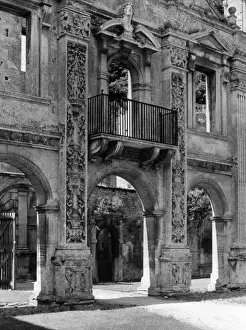 Drucke von Die Ruinen von Kirby Hall nahe Gratton, Nordnordhamptonshire, England. Die Halle war früher die Residenz des Earls von Winchelsea und wurde im Zeitraum der 1570er bis zu den 1590er Jahren erbaut Verwandte Bilder Drucke: Kirby-Hall