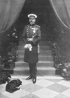 Horatio Kitchener Drucke: Kitchener / With Dogs