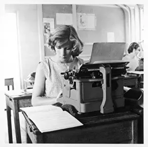 Vintage Office Equipment Drucke: Learning to Type