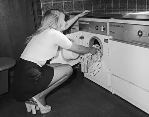 Waschmaschine lädt.
