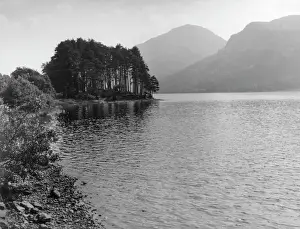 Drucke von Die ruhigen Gewässer von Loch Eck, Argyllshire, Schottland. Datum: 1930er Jahre Sutherland Drucke: LOCH ECK